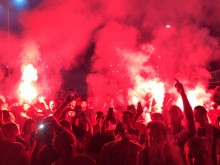 Емоцията взе връх! Уникални кадри от "черно-бялото" избухване срещу Тотнъм