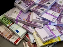 Милиони евро потичат към България и Гърция