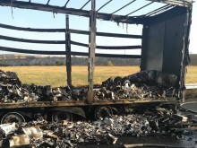 Движението по АМ "Тракия" край Пловдив е затапено заради запалилия се ТИР