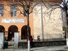 Ученик от Пловдив и родителите му са с COVID-19, целият клас е под карантина!