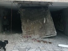 Срути се част от подлеза на спирка "Делфинариум" във Варна