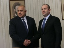 Късно било Радев и Борисов да си стиснат ръцете