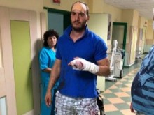 Роми сякоха с мачете млад мъж заради направена забележка