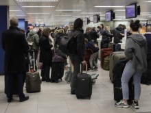 Четирите млади израелки, задържани с трева за над 3 млн.лв., остават в ареста