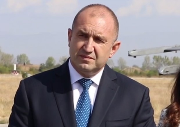 Varna24.bg
Президентът на република България коментира днес в базата Граф Игнатиево“