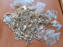 Митничари откриха огромно количество контрабандни златни бижута