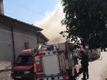 Мъж загина при пожар в дома си в Дебелец