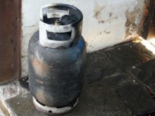 Баща и син се борят за живота си след взрив на газова бутилка в Бургас