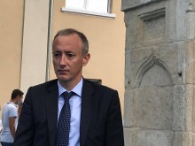 Министър Вълчев: Категорично не предвиждаме цялостно преминаване към дистанционно обучение!