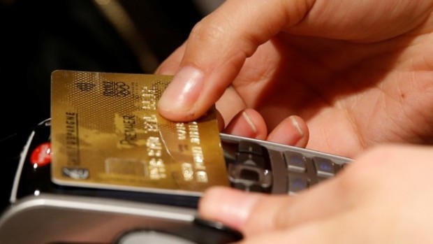 Опит за кражба от банкова карта след пазаруване в интернет.