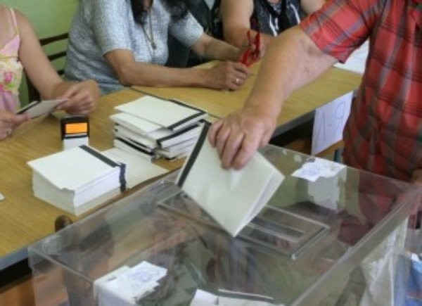 66-годишният член на секционна избирателна комисия в село Писарово Георги