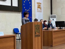 Караянчева: Радев така и не проумя, че не е партиен лидер, а обединител на нацията