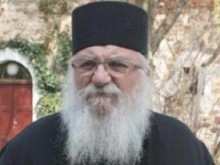 Отец Иван, който от години се грижи за хора, изпаднали в беда, обявява фалит