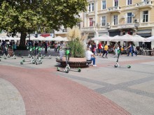 Пловдивският инспекторат: Електрическите тротинетки нямат разрешително, спираме ги!