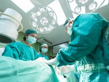 Унгария ще увеличава в пъти заплатите на лекарите от януари 2021 г.