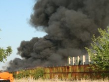 Горя склад на завод за електродвигатели в Пловдив
