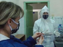 Антирекорд: 437 новозаразени, почти половината от тях - в София и Пловдив!