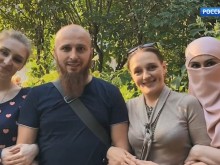 Руснак живее с три жени и иска още, целта му е да има 50 деца