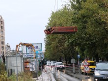 Отцепиха част от булевард в Пловдив заради голяма опасност, надвиснала буквално над пътя!