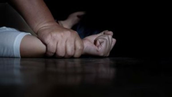 В Испания задържаха 6 български граждани за групово изнасилване на 14-годишно