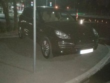 Читател: Когато си със скъпа кола - няма закони