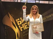 Първа публична поява на жената на Милен Цветков след смъртта му: Щастлива съм!