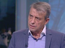 Проф. Костов: Арогантно е да не носиш маска на закрити обществени пространства
