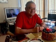 Дъщерята на обичан пловдивски хирург: Моля, помогнете на баща ми отново да ходи!