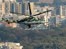 Военни самолети и вертолети ще летят на малка височина над Пловдив!