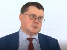 Професор: 900 до 1200 заразени на ден - може да се случи след 90 дни