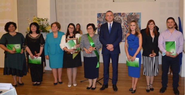 Кметът на Варна връчи част от наградите на Асоциация Да