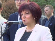 Над 100 депутати гласуваха против оставката на Цвета Караянчева
