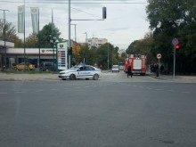Кола се запали на бензиностанция в Пловдив