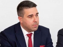 Щракнаха белезниците на човек на Цветанов