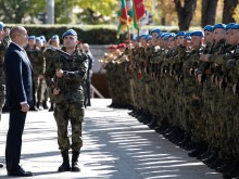 Президентът участва в честването на Деня на военния парашутист