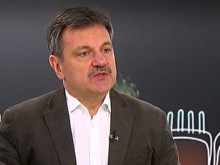 Д-р Симидчиев: Носенето на маски може да намали до една трета новозаразените