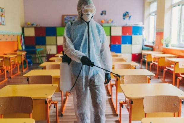 289 учители са заразени, а 264 ученици пък са болни.