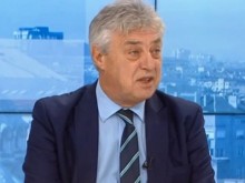 Доц. Узунов: Колеги продължават да си мислят, че COVID-19 не съществува