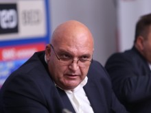 Д-р Брънзалов: Не е нормално младежите да са по дискотеките, а ние да ходим маскирани