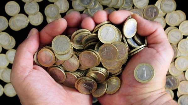 Повече от половината българи 53 признават че доходите им вече