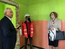 Провериха ремонтните дейности в Комплекса за ранно детско развитие