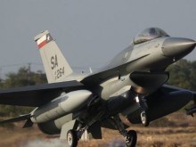САЩ ще ни подарят два изтребителя F-16