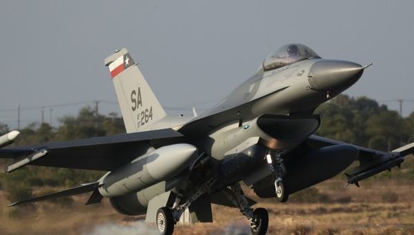 Ройтерс
САЩ възнамеряват да подарят на България два изтребителя F-16, става