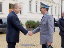МО: Президентът бе уведомен на 18 октомври, че ген. Петров е заразен