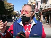 Пловдивчанин, представящ се за лекар, с много интересен коментар за маските и вируса