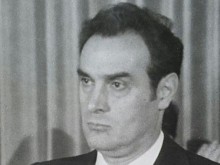 Почина Стоян Михайлов, секретарят на ЦК на БКП