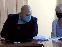 Надбягване с един кон! Остана само една фирма, която може да довърши "Колежа"