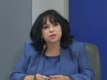 Министърът на енергетиката: Няма да спираме тока на хората, които не преподпишат договора си