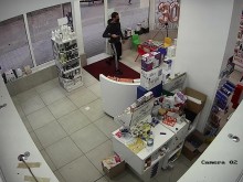 Грозна кражба от аптека в центъра на Пазарджик