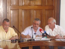 Тийнейджърки изтезават съученичка с пилешки кости